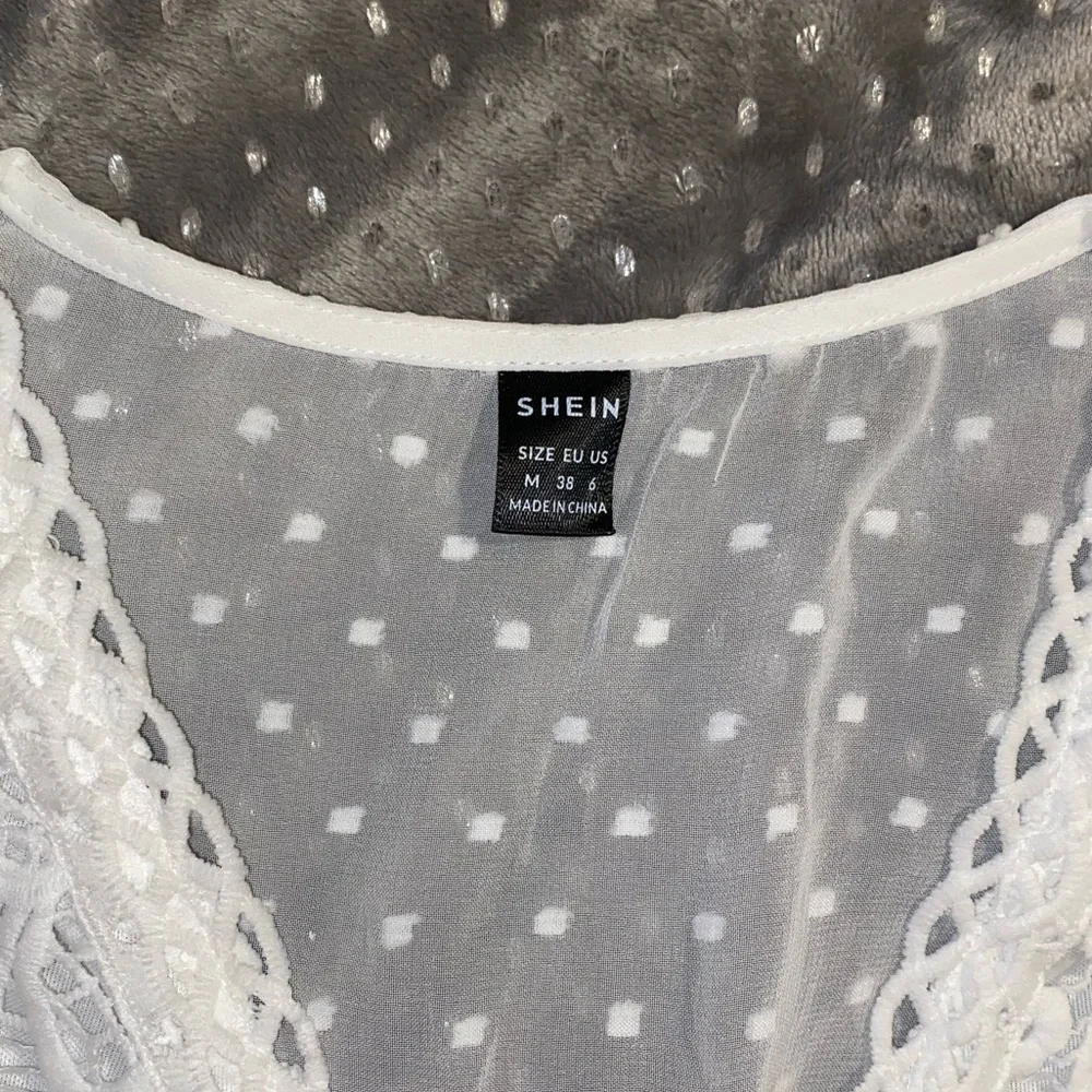 White lace crop top - Picture 7 of 8